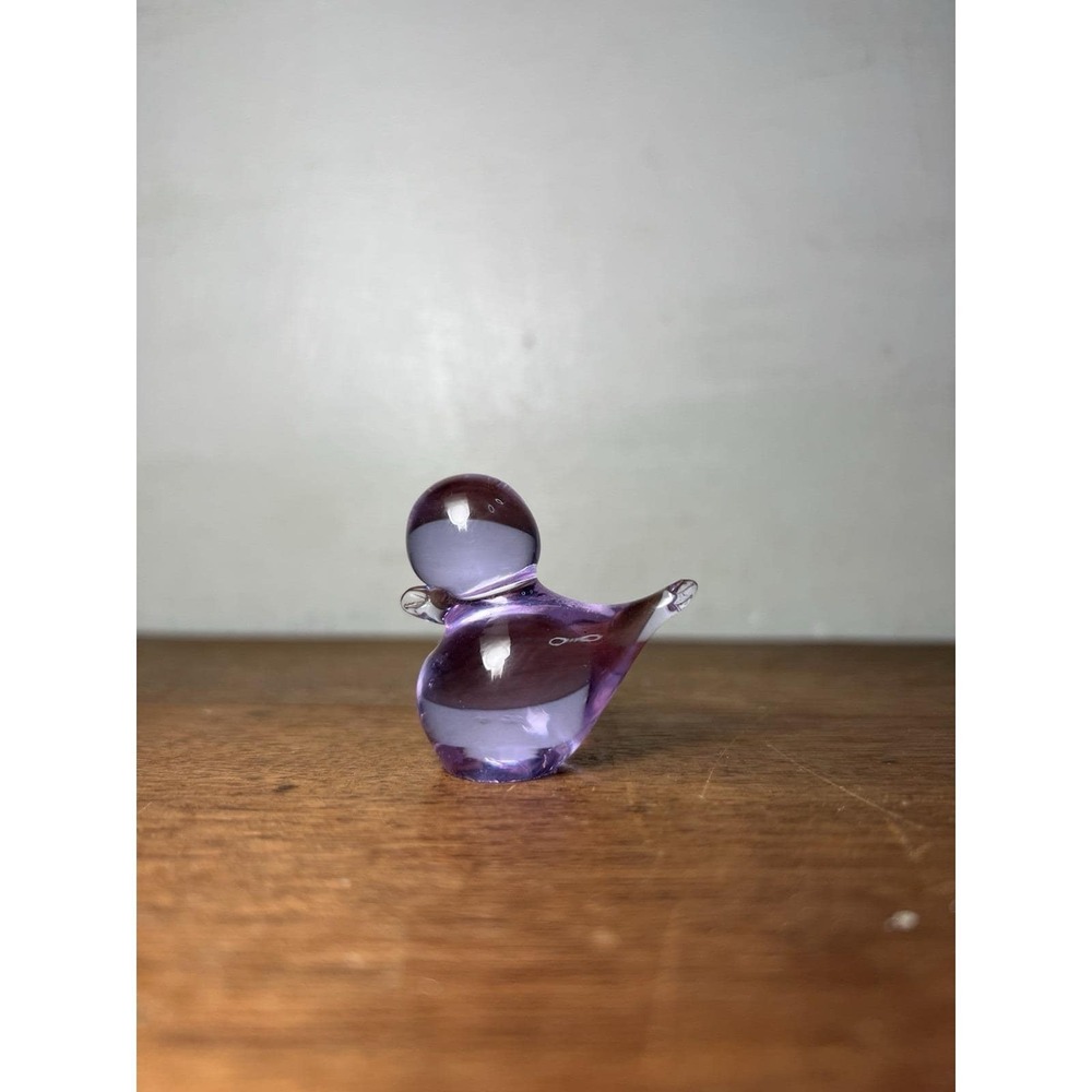 Small Art Glass Bird Neodymium Alexandrite Knick Knack Shelf Typesetter Konst 1"